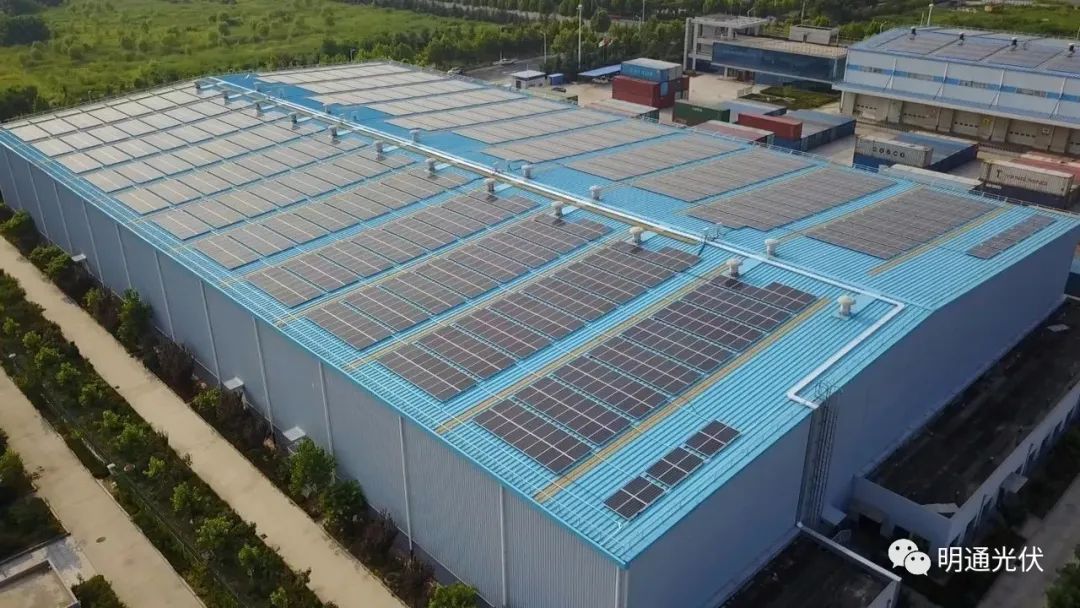 屋頂式光伏安裝12 屋頂式光伏安裝12