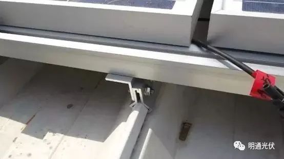 屋頂式光伏安裝16 屋頂式光伏安裝16